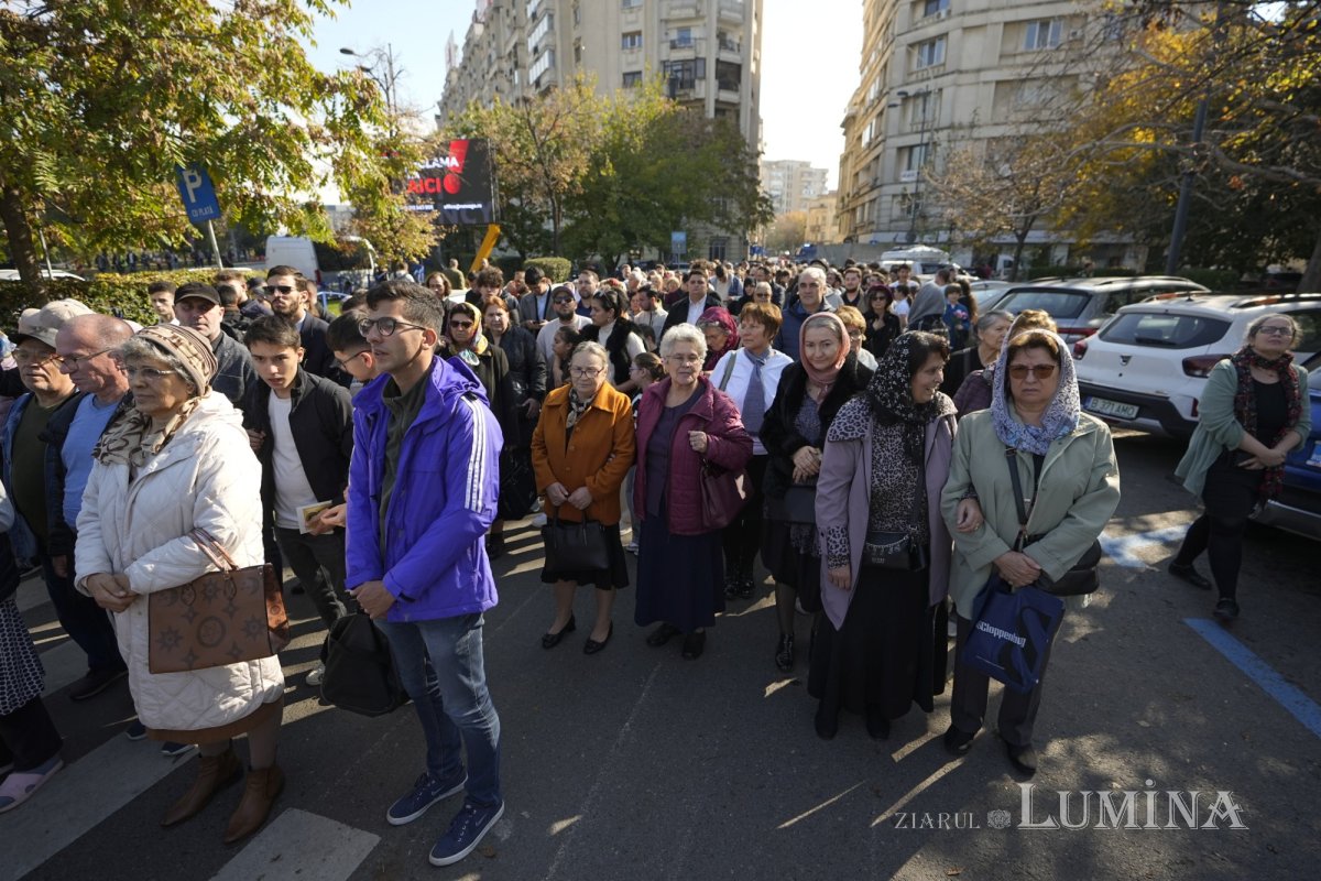 Îmbrățișarea sfinților pe Dealul Patriarhiei 345556