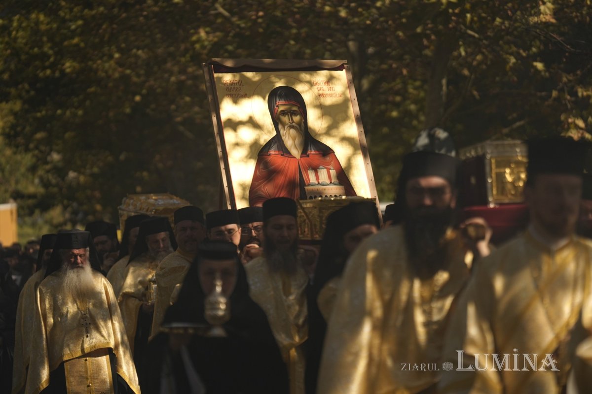 Îmbrățișarea sfinților pe Dealul Patriarhiei 345557