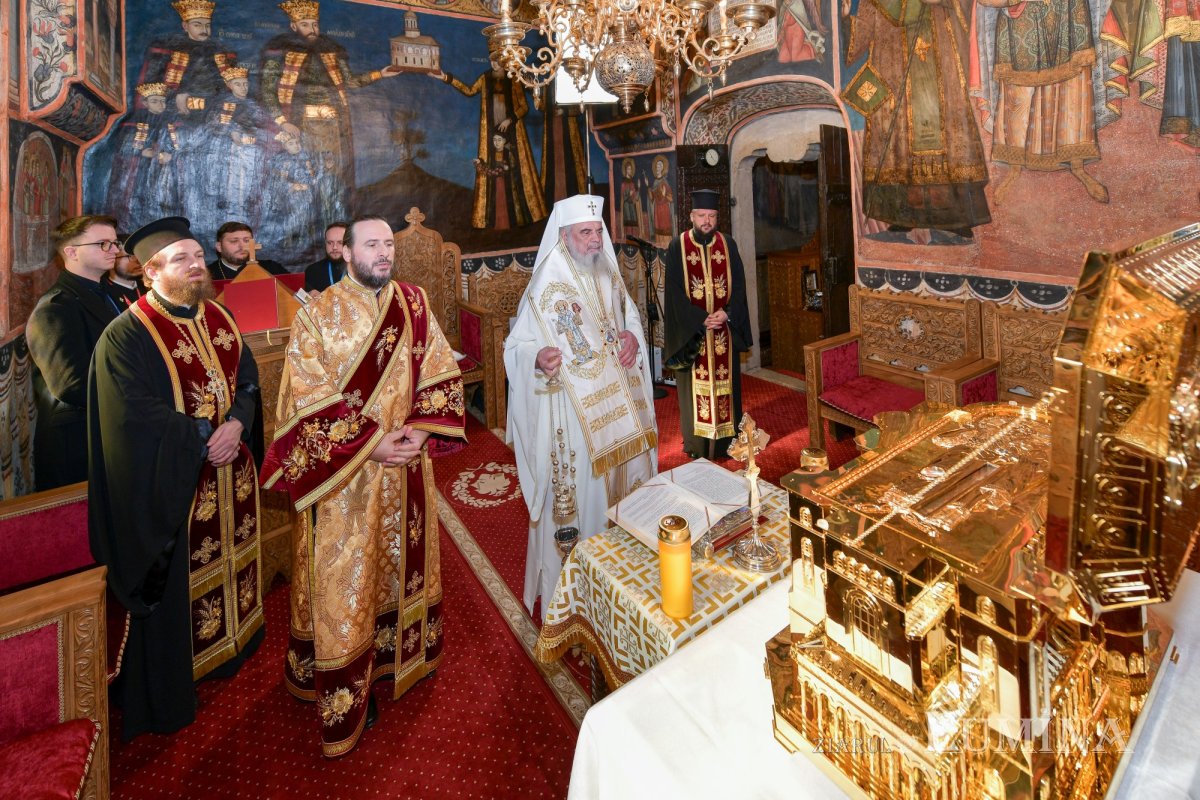 Raclă pentru moaștele Sfântului Andrei sfințită de Patriarhul României 345467