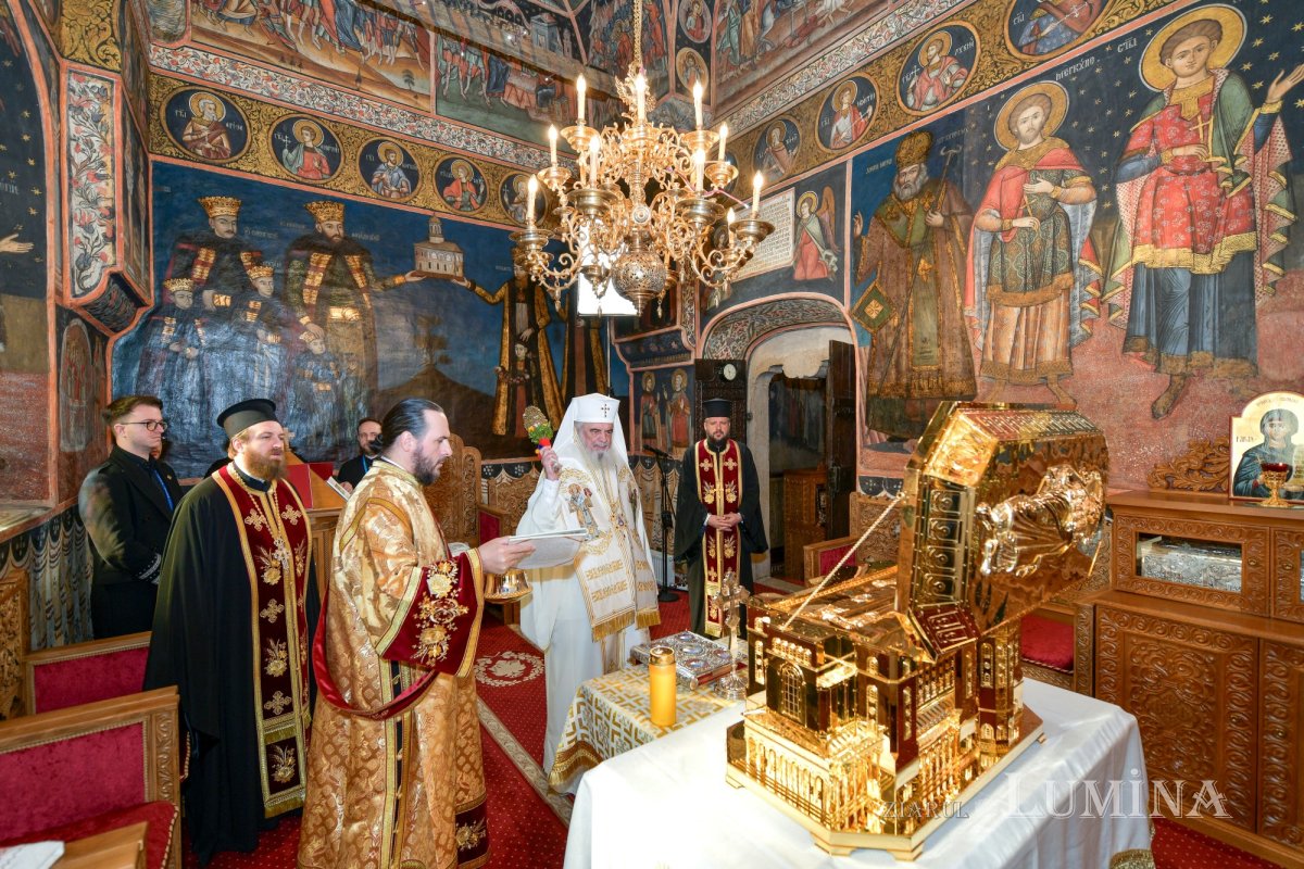 Raclă pentru moaștele Sfântului Andrei sfințită de Patriarhul României 345473