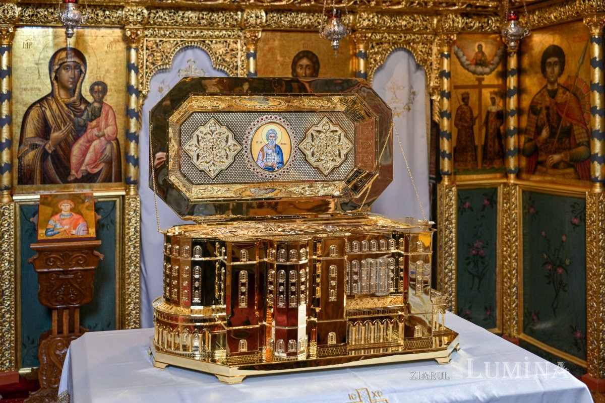Raclă pentru moaștele Sfântului Andrei sfințită de Patriarhul României 345476