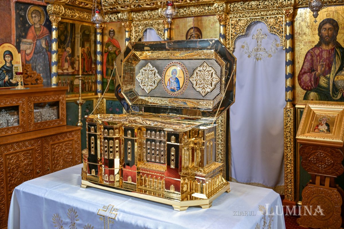 Raclă pentru moaștele Sfântului Andrei sfințită de Patriarhul României 345477