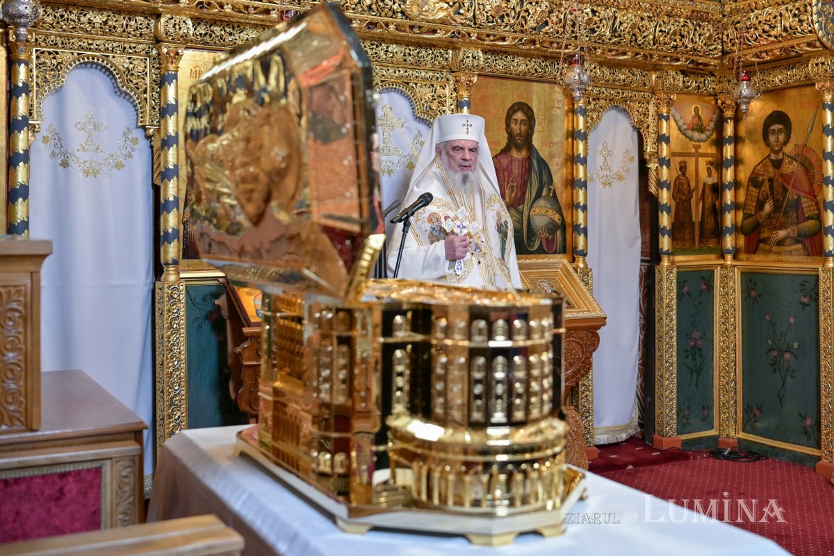 Raclă pentru moaștele Sfântului Andrei sfințită de Patriarhul României 345480