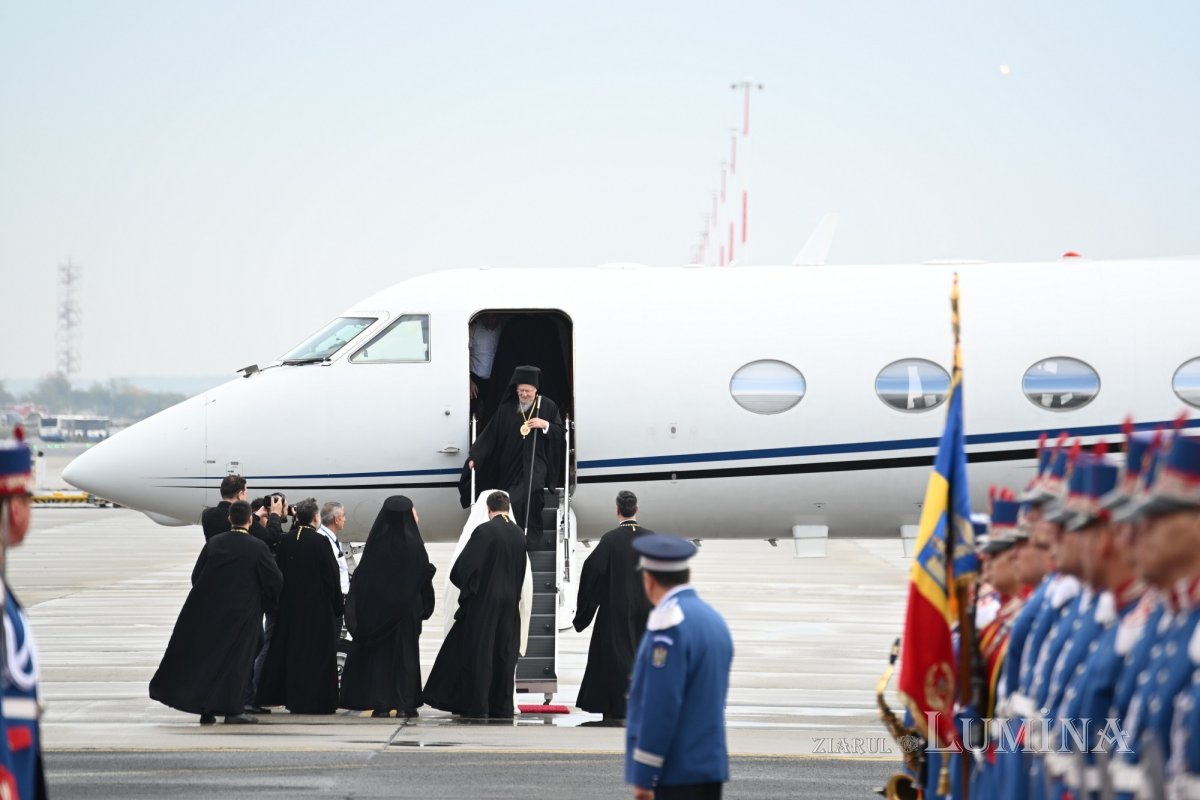 Patriarhul Ecumenic Bartolomeu a ajuns în România 345674