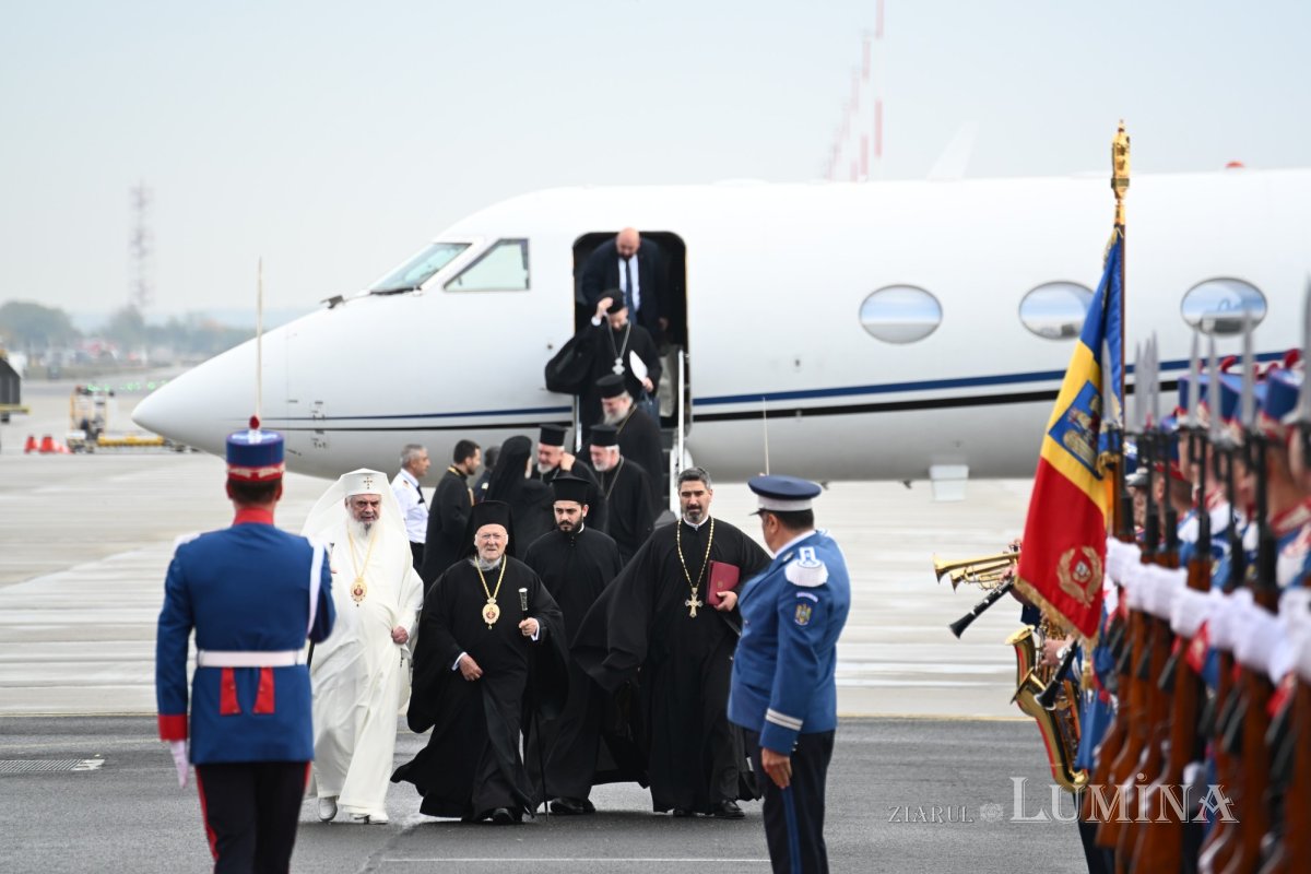 Patriarhul Ecumenic Bartolomeu a ajuns în România 345675