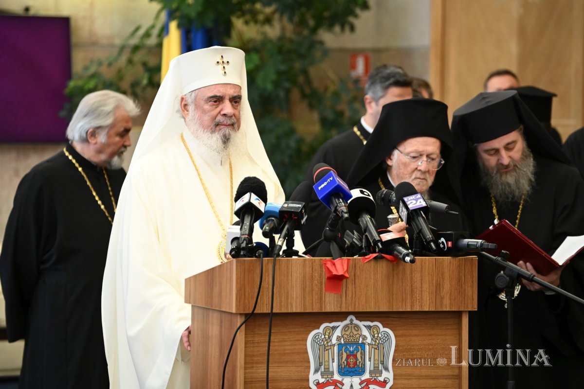 Patriarhul Ecumenic Bartolomeu a ajuns în România 345685