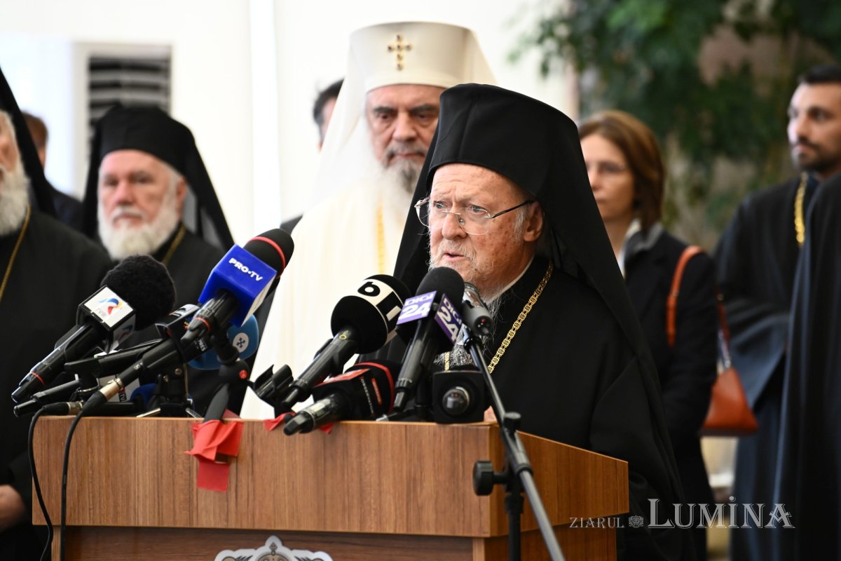 Patriarhul Ecumenic Bartolomeu a ajuns în România 345686