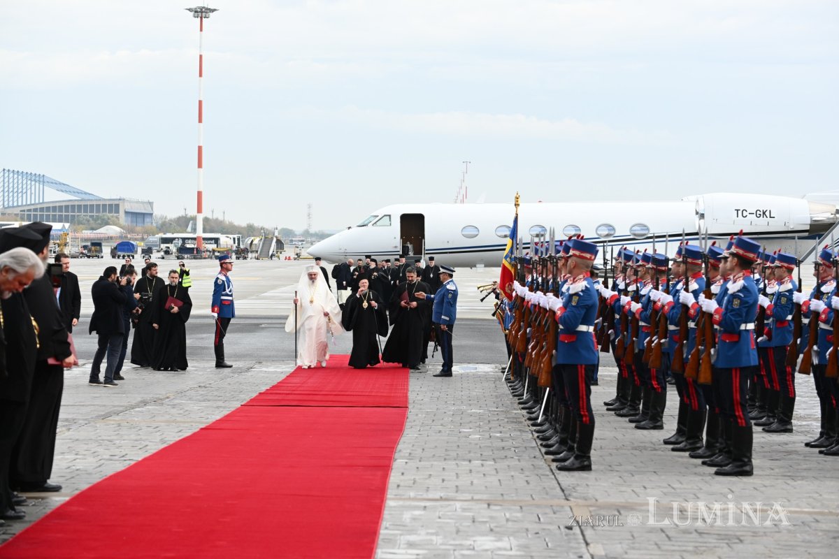 Patriarhul Ecumenic Bartolomeu a ajuns în România 345702