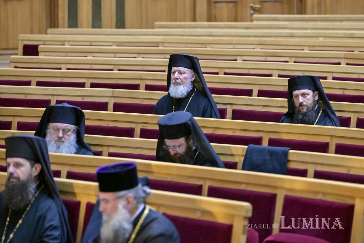 Ședință de lucru a Sfântului Sinod al Bisericii Ortodoxe Române 345786