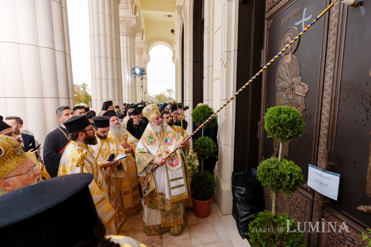 Ziua cea mare a Sfințirii picturii Catedralei Naționale 345897