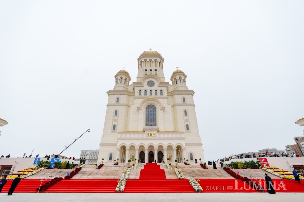 Ziua cea mare a Sfințirii picturii Catedralei Naționale 345902