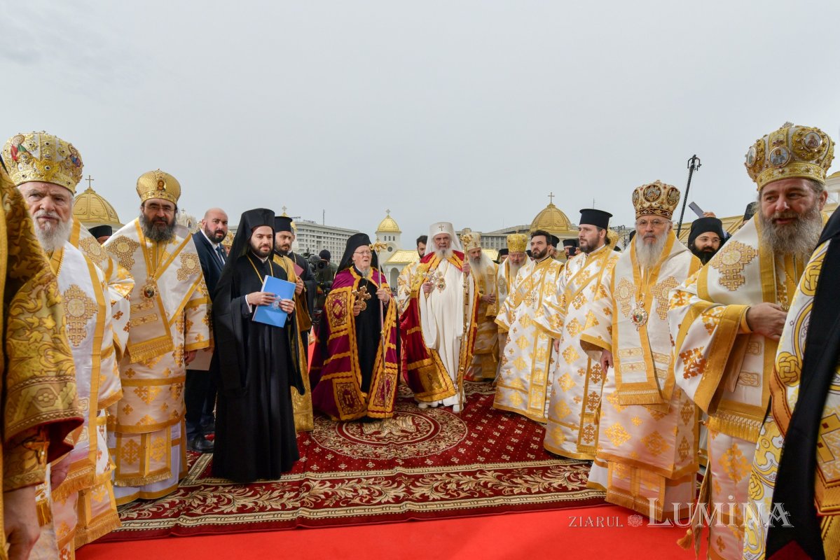 Ziua cea mare a Sfințirii picturii Catedralei Naționale 345922