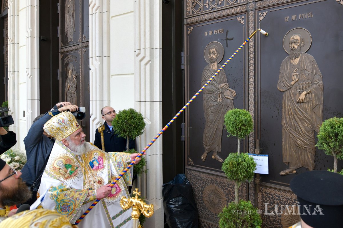 Ziua cea mare a Sfințirii picturii Catedralei Naționale 345934