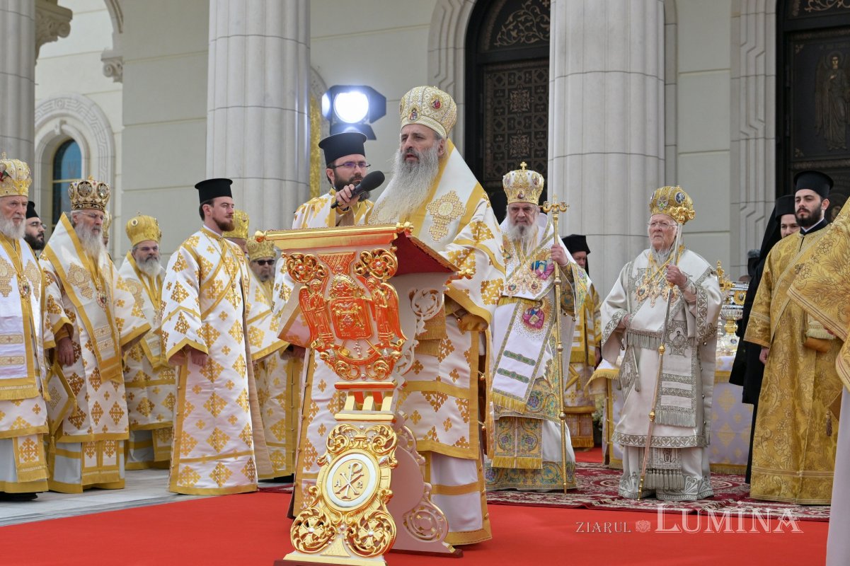 Ziua cea mare a Sfințirii picturii Catedralei Naționale 345943
