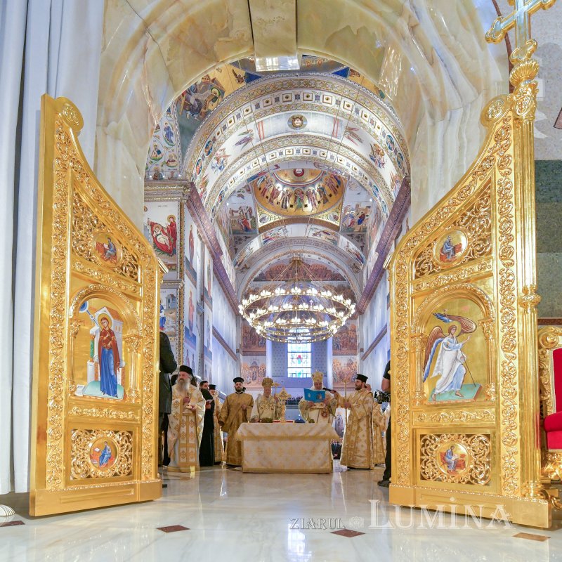 Ziua cea mare a Sfințirii picturii Catedralei Naționale 345945