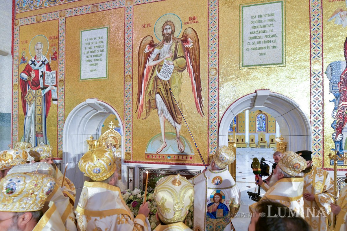 Ziua cea mare a Sfințirii picturii Catedralei Naționale 345957