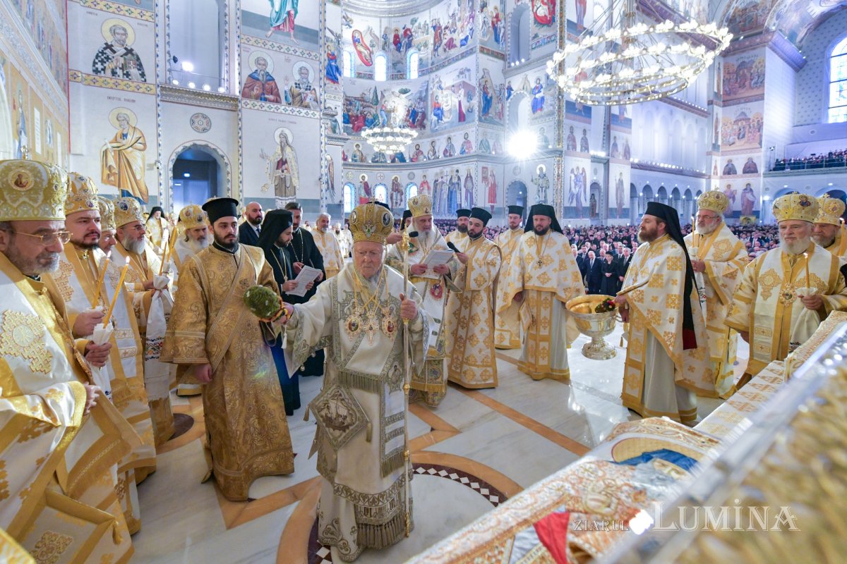 Ziua cea mare a Sfințirii picturii Catedralei Naționale 345959