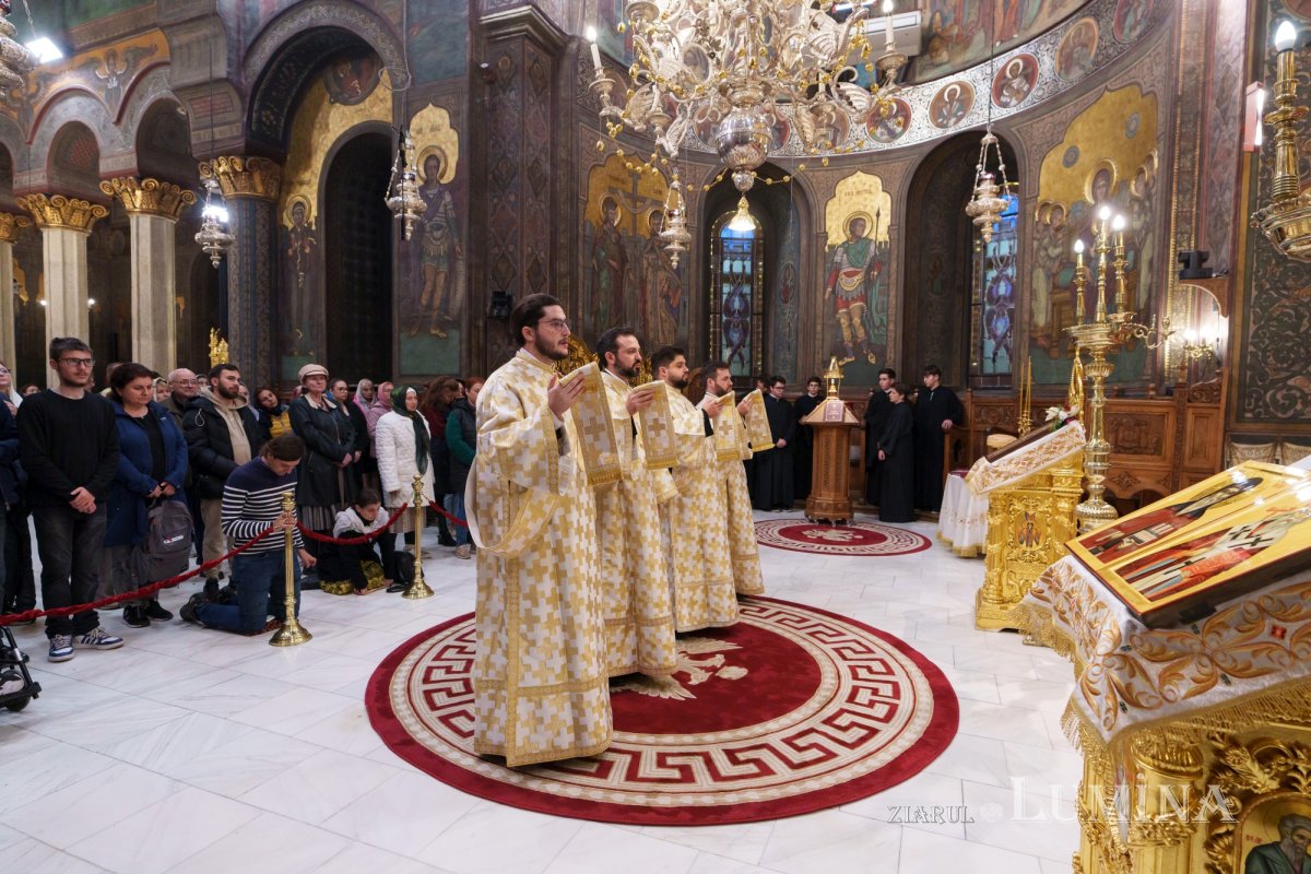 Priveghere în cinstea Sfântului Ierarh Iachint la Catedrala Patriarhală 346190