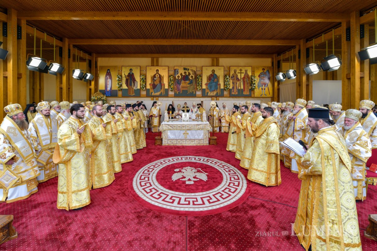 Serbare istorică a hramului de toamnă al Catedralei Patriarhale 346033