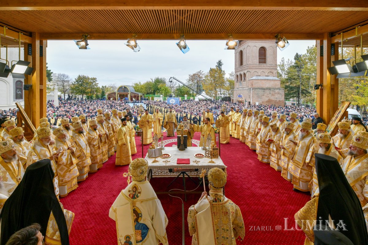 Serbare istorică a hramului de toamnă al Catedralei Patriarhale 346039