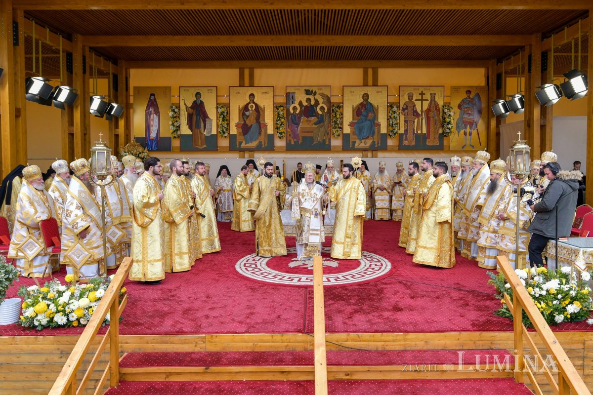Serbare istorică a hramului de toamnă al Catedralei Patriarhale 346040