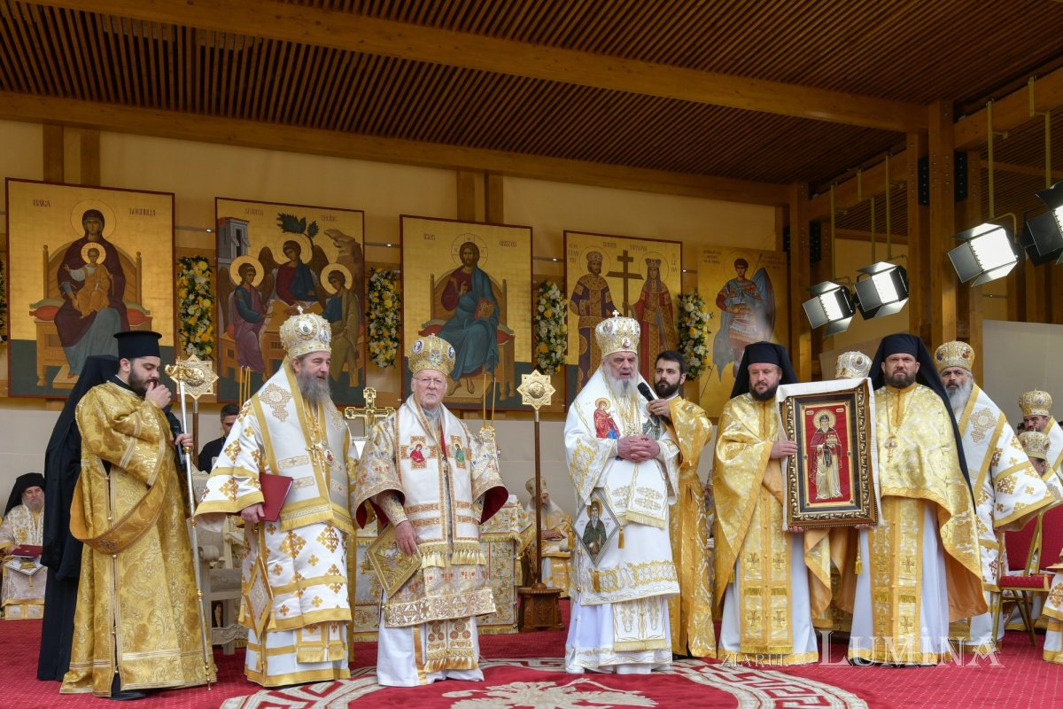 Serbare istorică a hramului de toamnă al Catedralei Patriarhale 346051