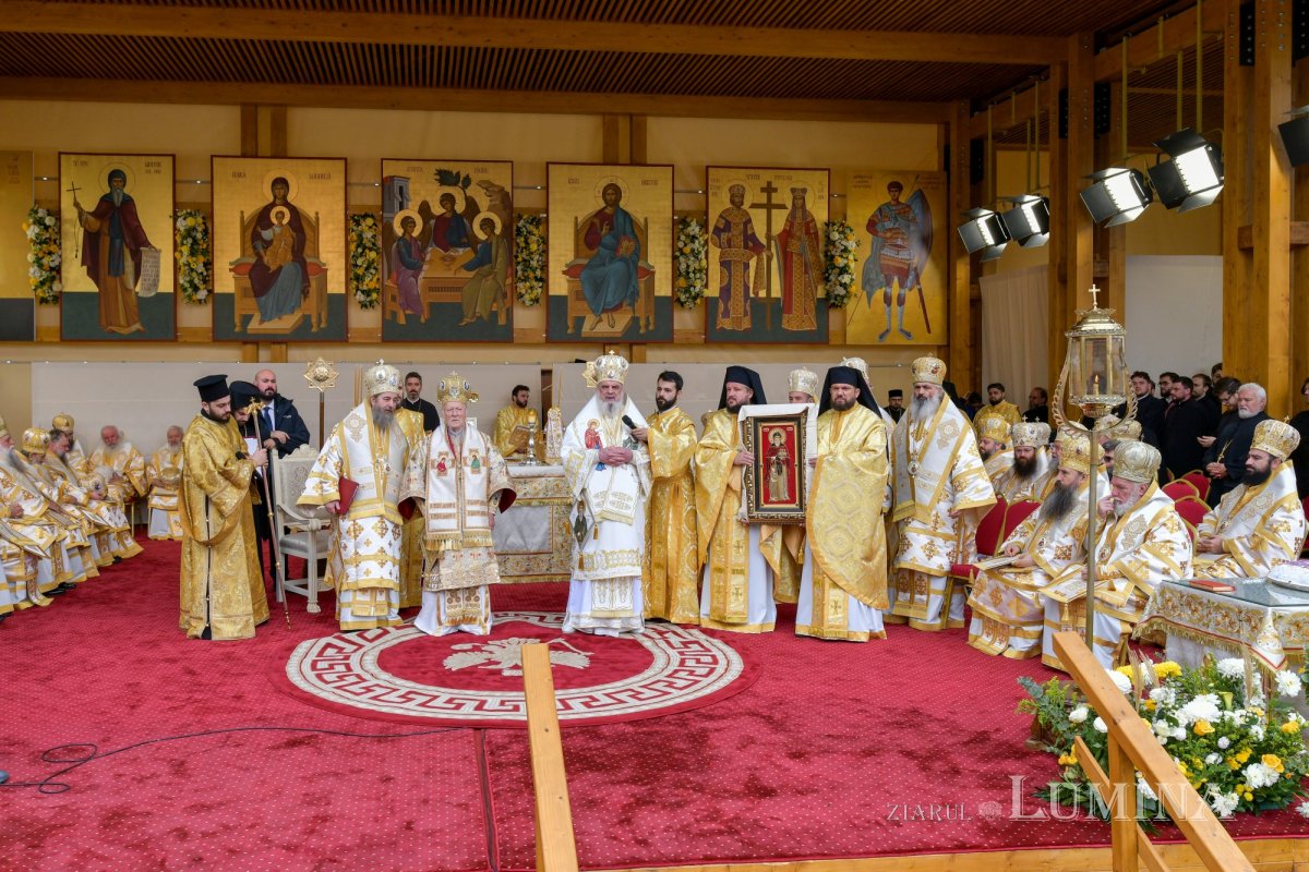 Serbare istorică a hramului de toamnă al Catedralei Patriarhale 346054
