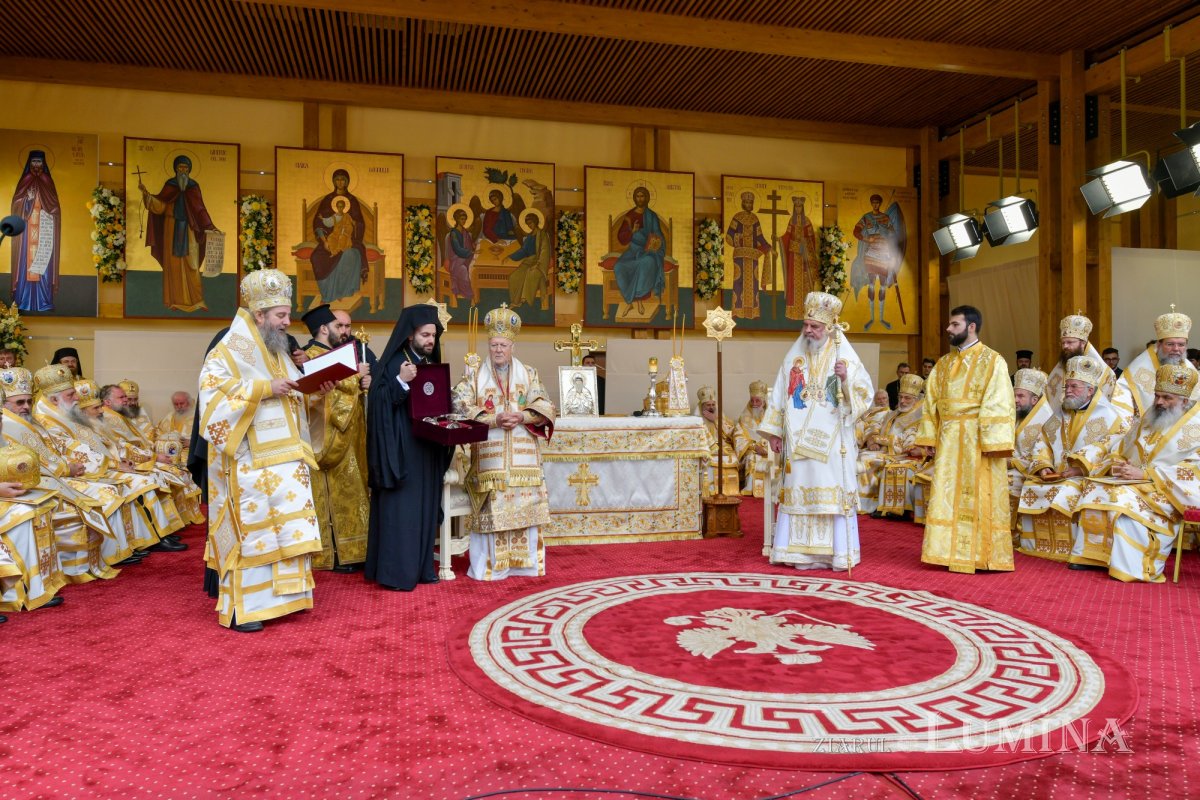 Serbare istorică a hramului de toamnă al Catedralei Patriarhale 346055