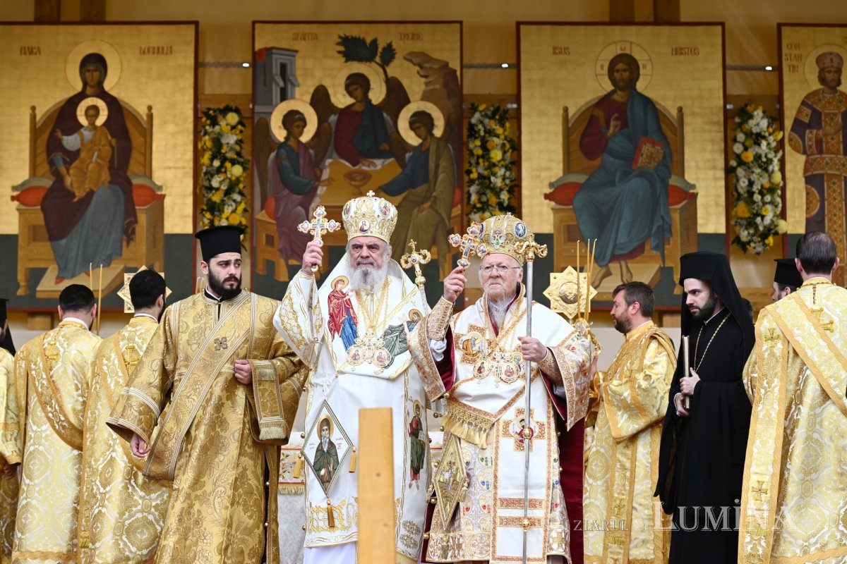 Serbare istorică a hramului de toamnă al Catedralei Patriarhale 346083