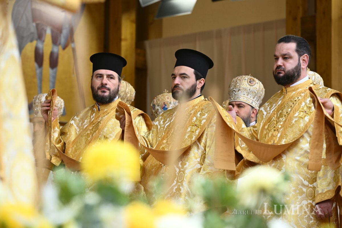 Serbare istorică a hramului de toamnă al Catedralei Patriarhale 346096