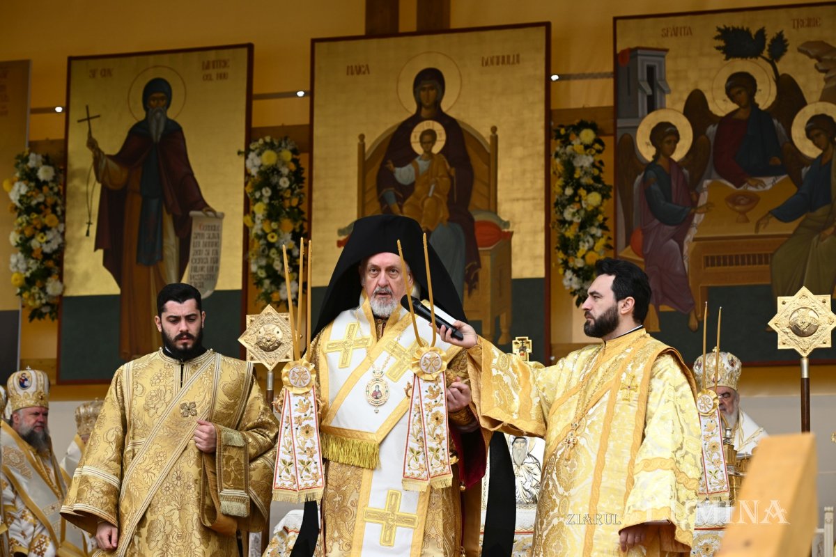Serbare istorică a hramului de toamnă al Catedralei Patriarhale 346101
