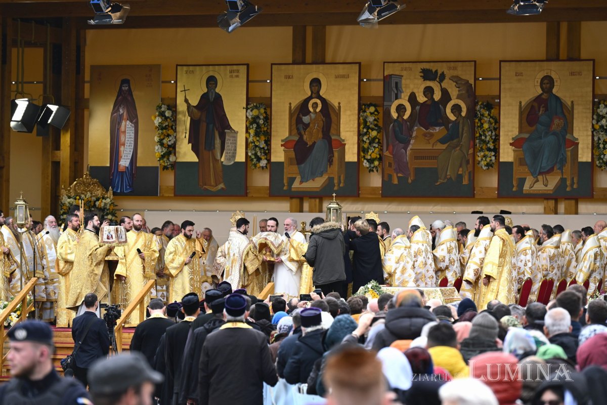 Serbare istorică a hramului de toamnă al Catedralei Patriarhale 346108