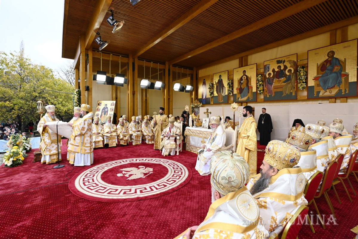 Serbare istorică a hramului de toamnă al Catedralei Patriarhale 346111