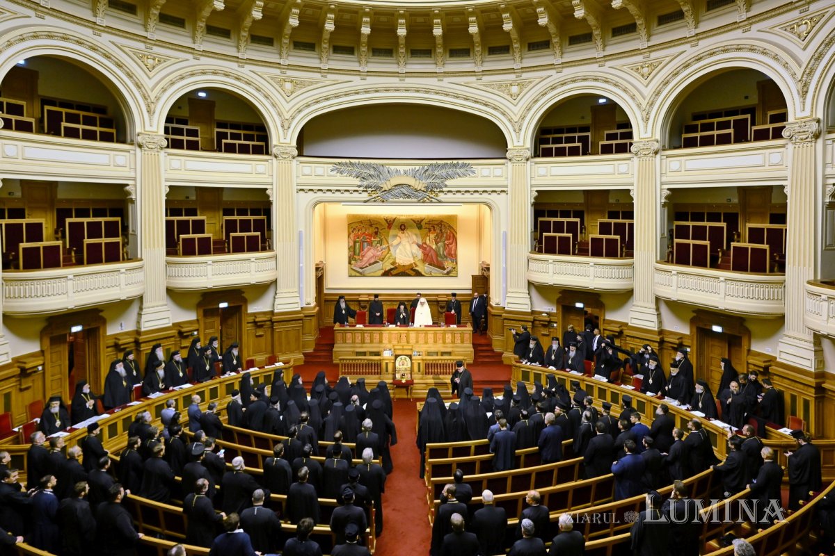 Ședință solemnă a Sfântului Sinod la Palatul Patriarhiei 346229