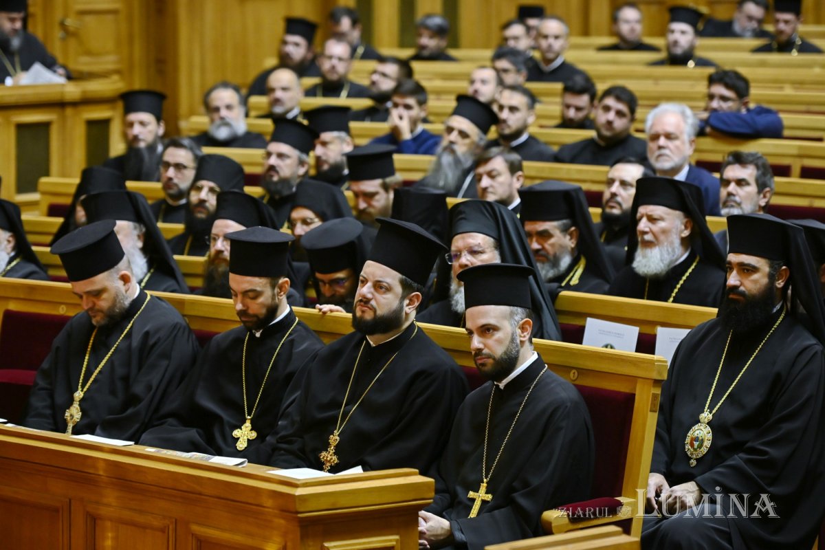 Ședință solemnă a Sfântului Sinod la Palatul Patriarhiei 346243