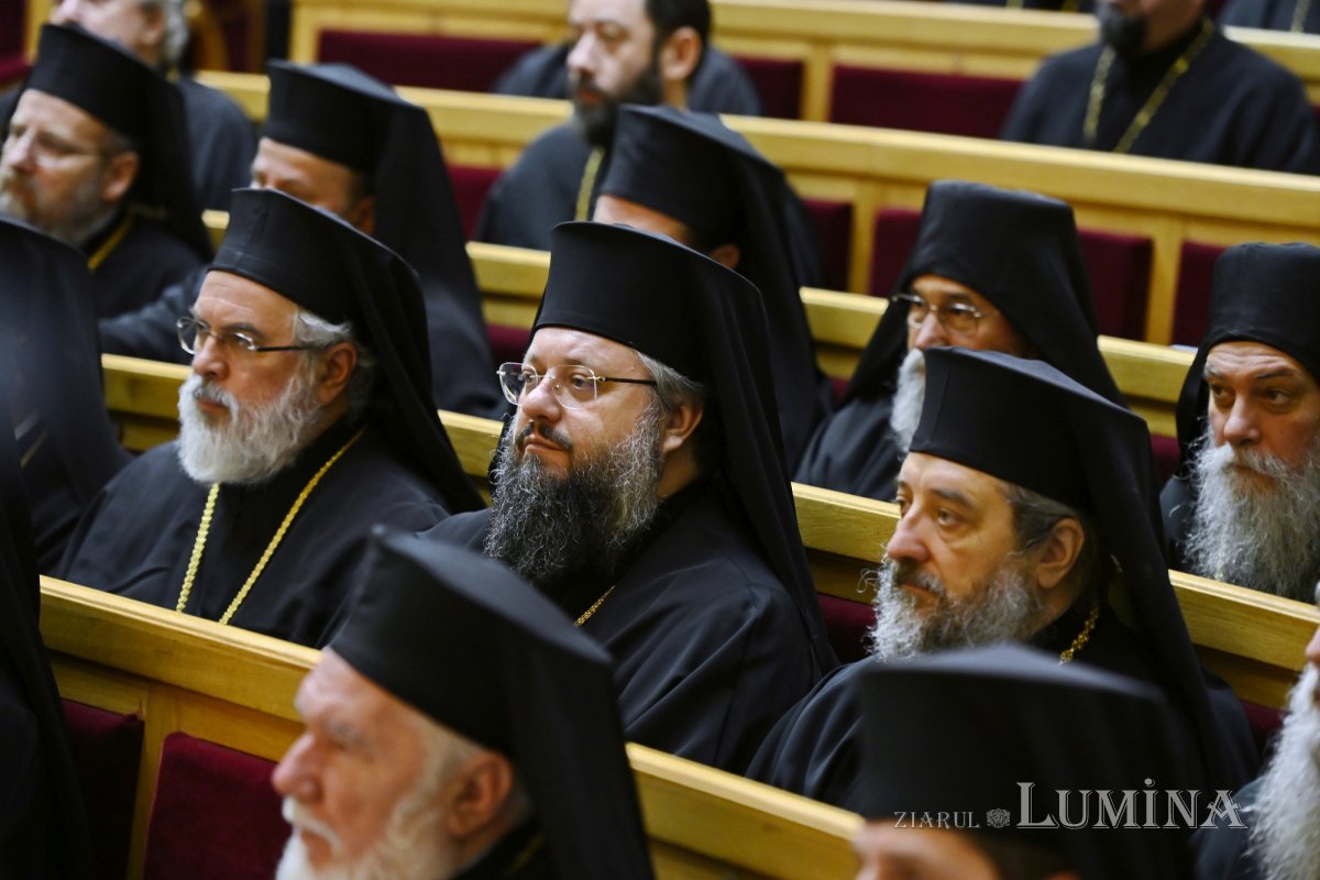 Ședință solemnă a Sfântului Sinod la Palatul Patriarhiei 346244