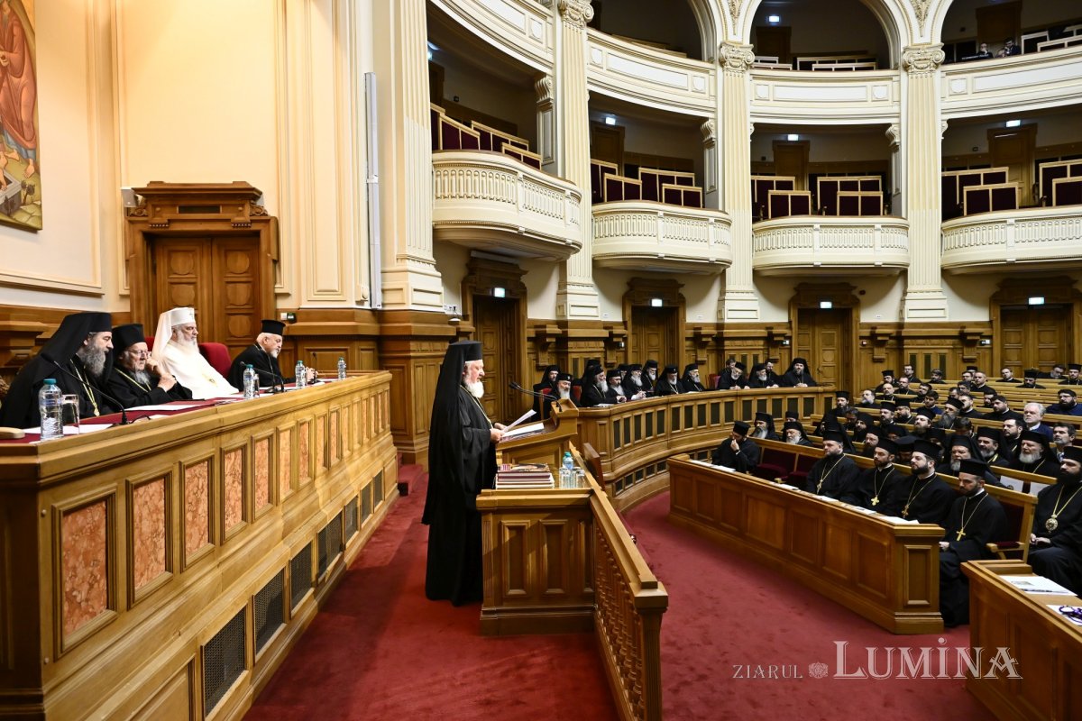 Ședință solemnă a Sfântului Sinod la Palatul Patriarhiei 346246
