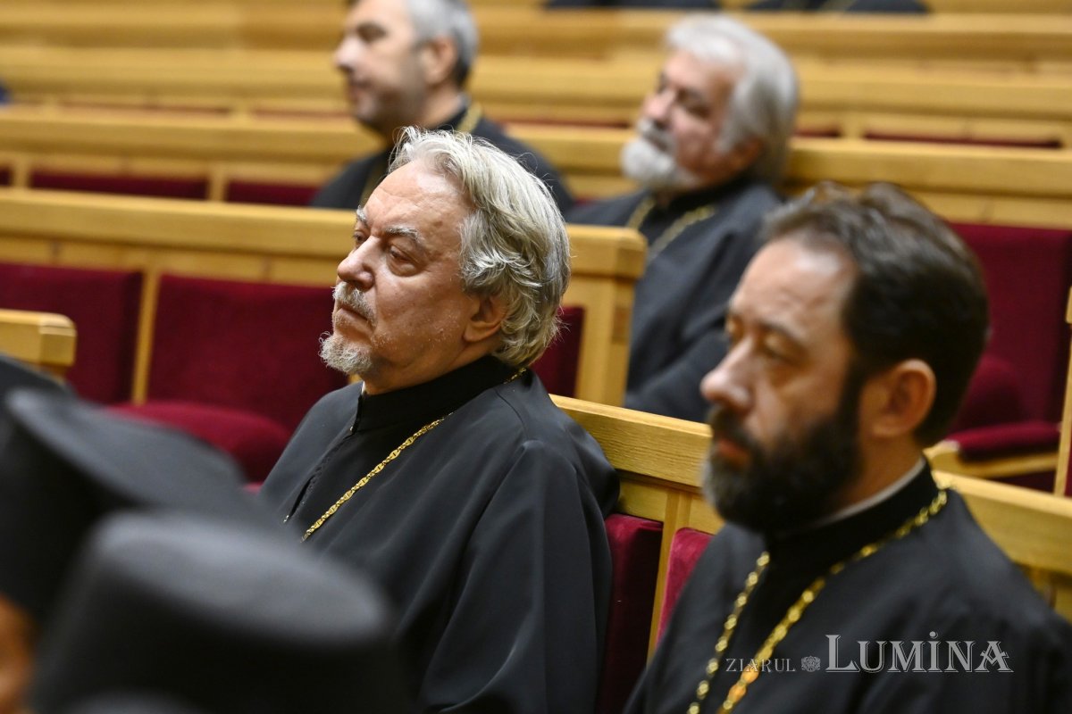 Ședință solemnă a Sfântului Sinod la Palatul Patriarhiei 346250