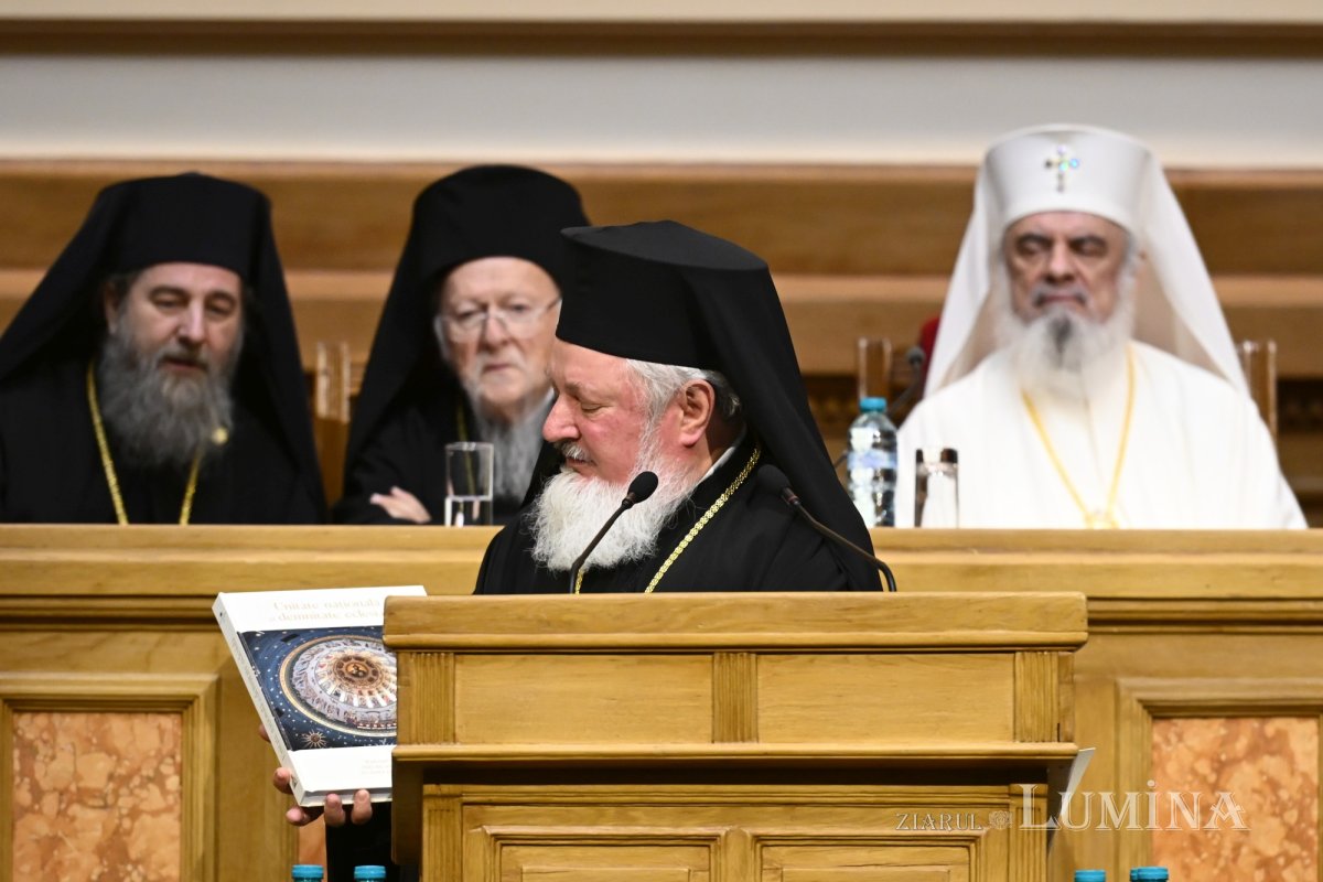 Ședință solemnă a Sfântului Sinod la Palatul Patriarhiei 346252