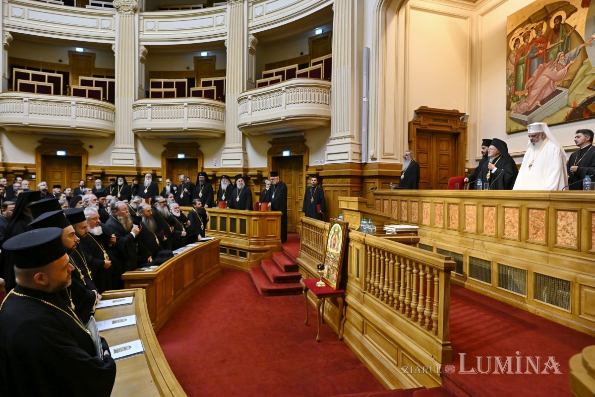 Ședință solemnă a Sfântului Sinod la Palatul Patriarhiei 346254