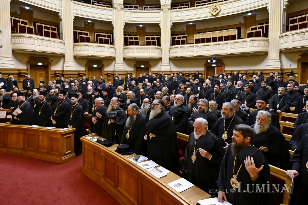 Ședință solemnă a Sfântului Sinod la Palatul Patriarhiei 346255