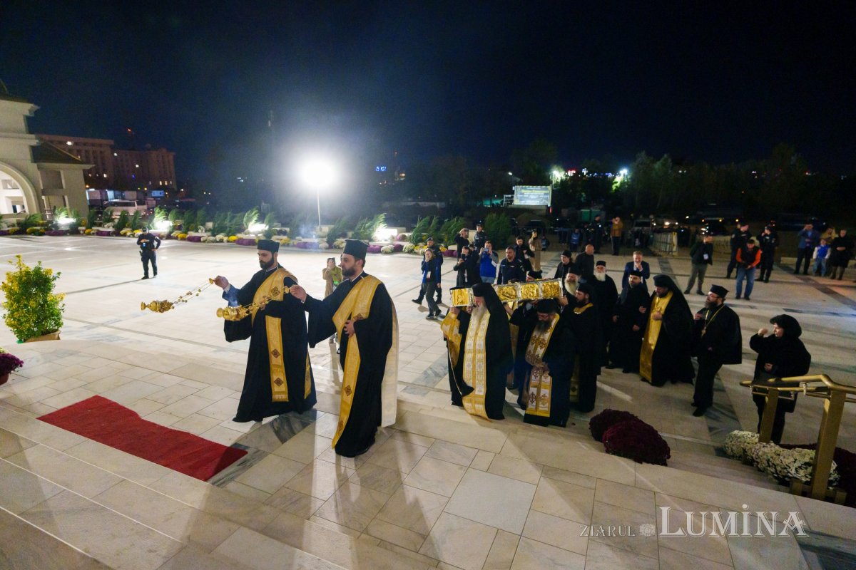 Moaștele Sfântului Cuvios Dimitrie cel Nou au fost duse în Catedrala Națională 346468