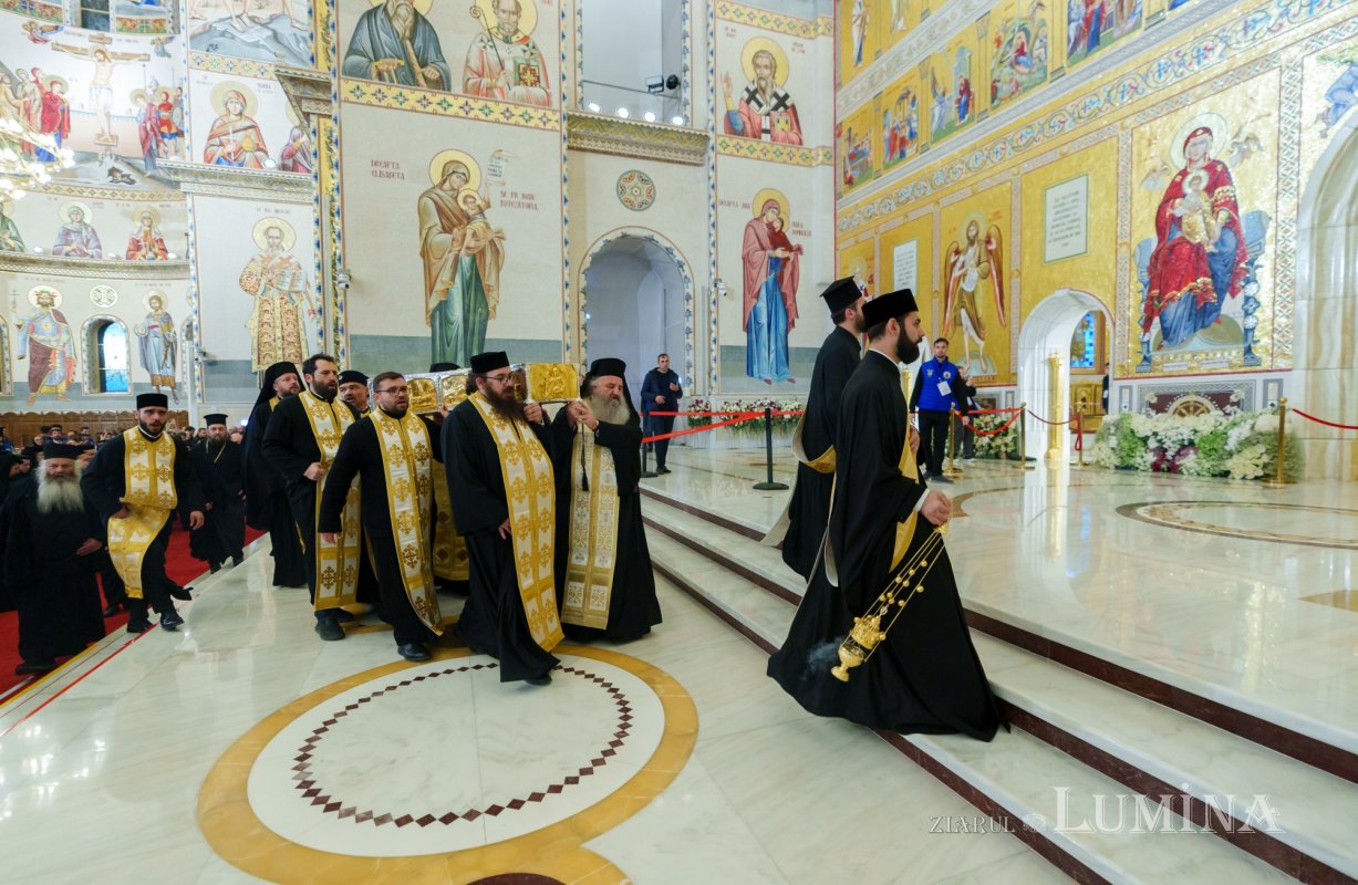 Moaștele Sfântului Cuvios Dimitrie cel Nou au fost duse în Catedrala Națională 346471