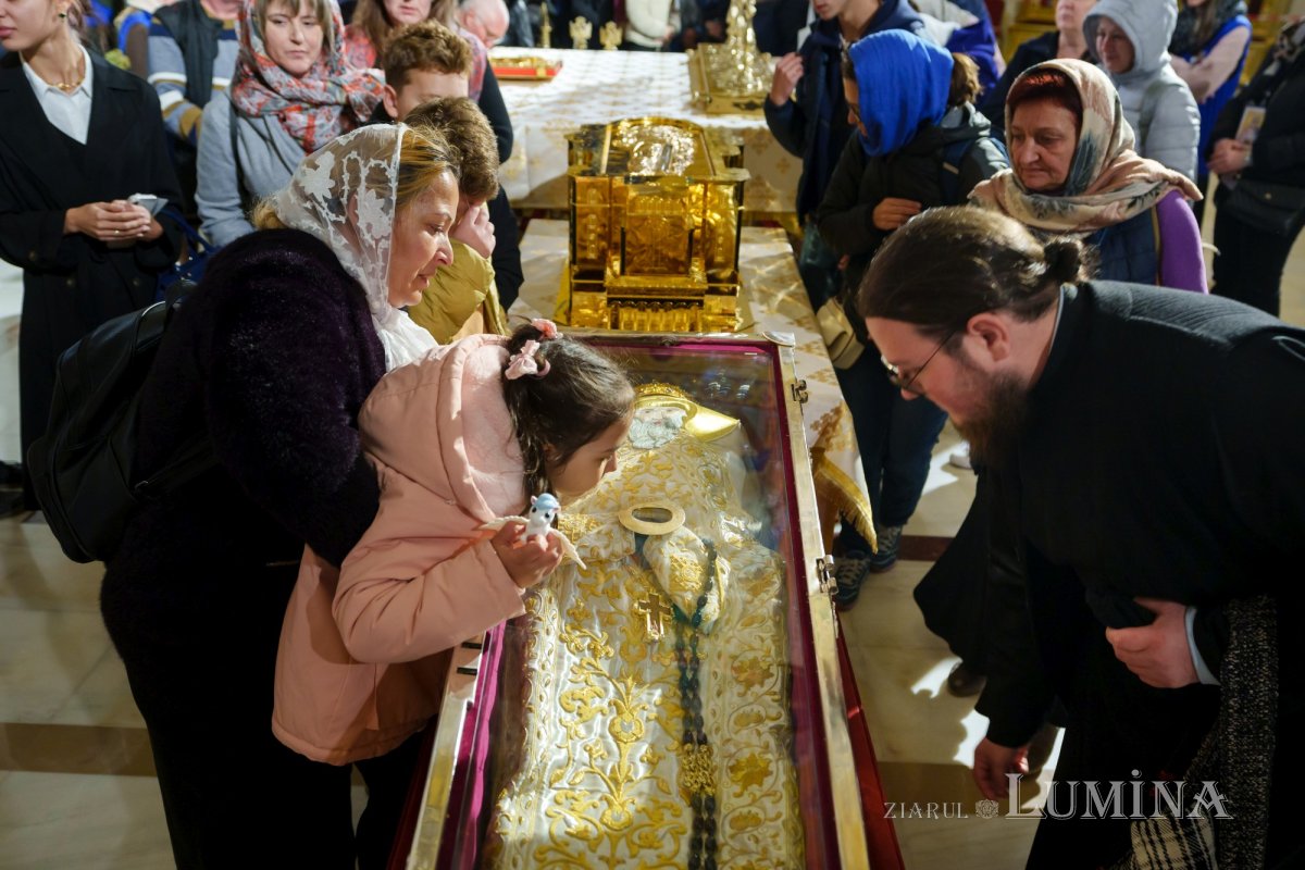 Moaștele Sfântului Cuvios Dimitrie cel Nou au fost duse în Catedrala Națională 346492