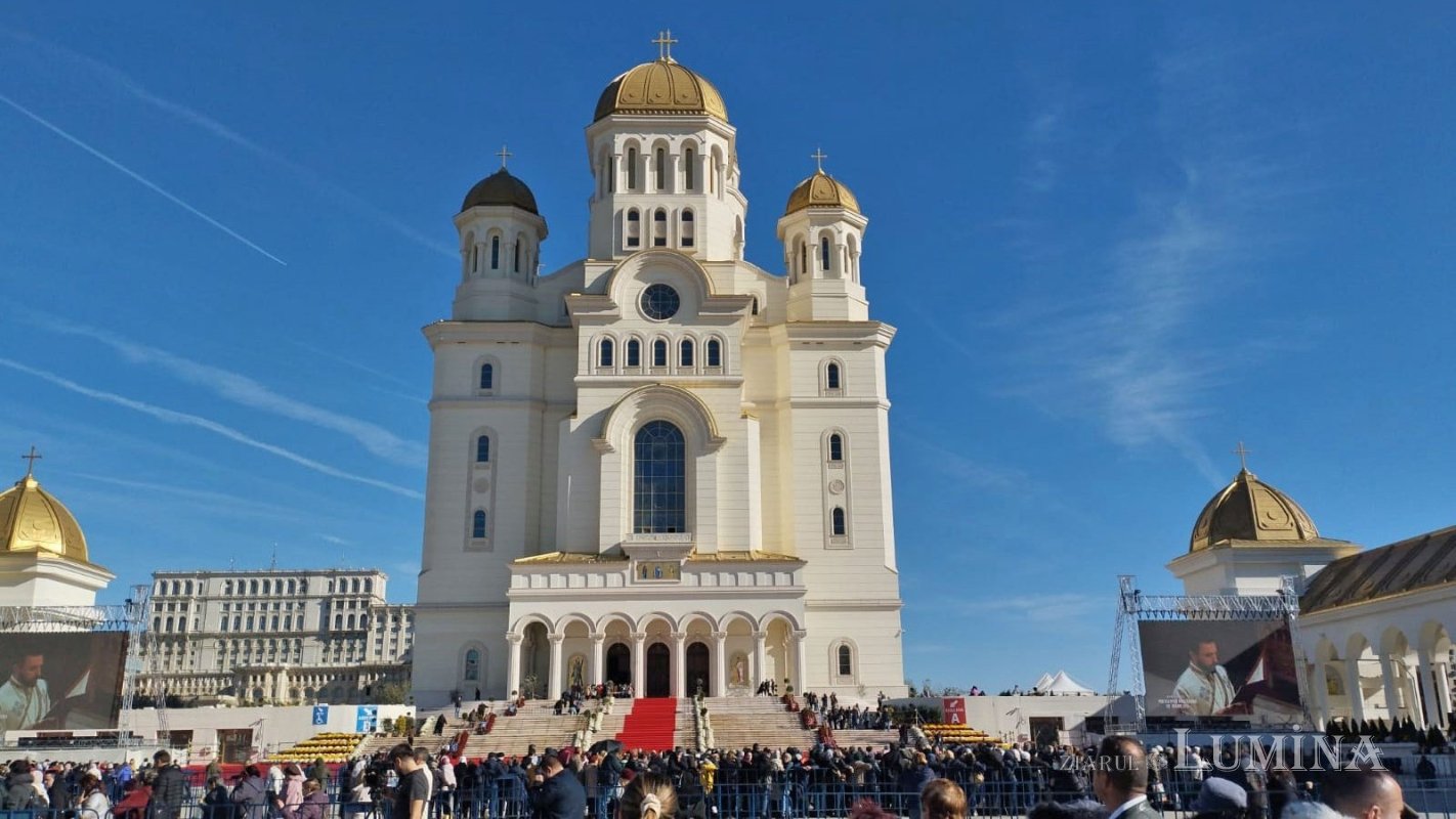 Prelungirea programului de închinare prin Sfântul Altar al Catedralei Naționale 346313