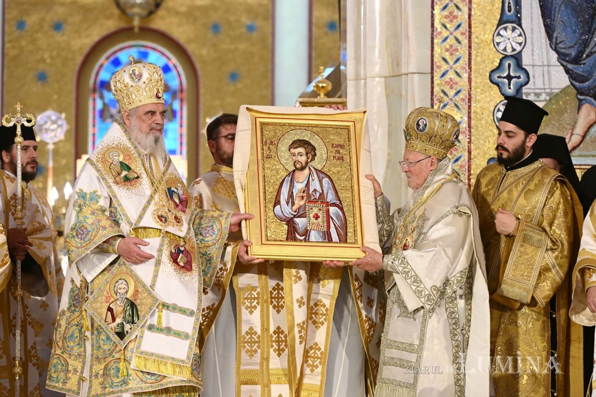 Sclipirile Luminii: Sfinţirea picturii Catedralei Naţionale din Bucureşti 346631