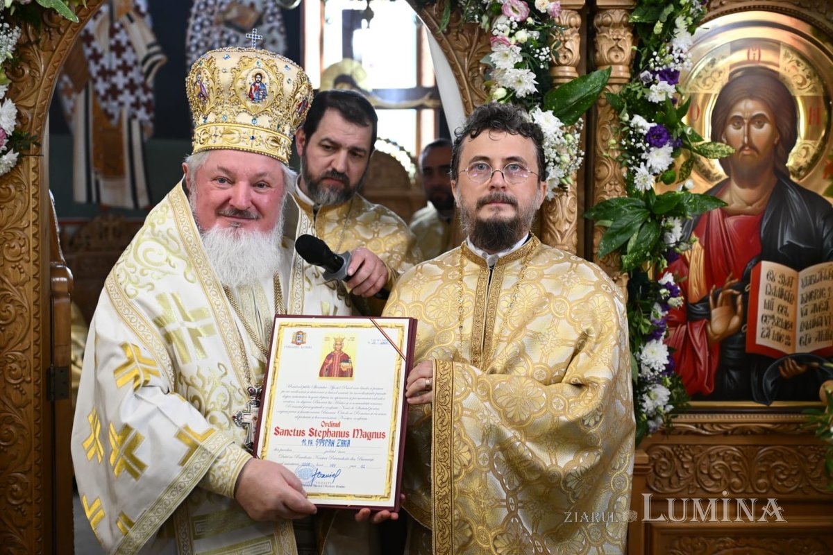 Veșmânt de har pentru o biserică bucureșteană 346771