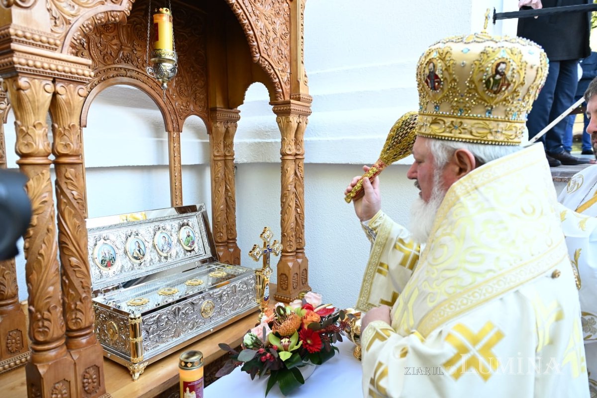 Veșmânt de har pentru o biserică bucureșteană 346777