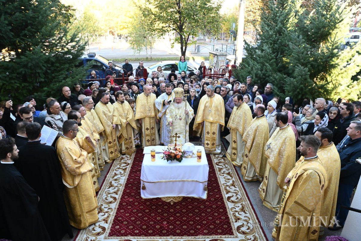 Veșmânt de har pentru o biserică bucureșteană 346787