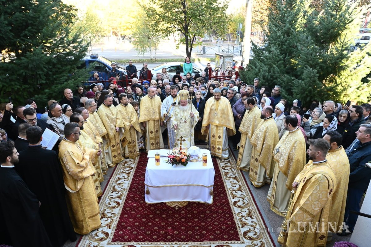 Veșmânt de har pentru o biserică bucureșteană 346794